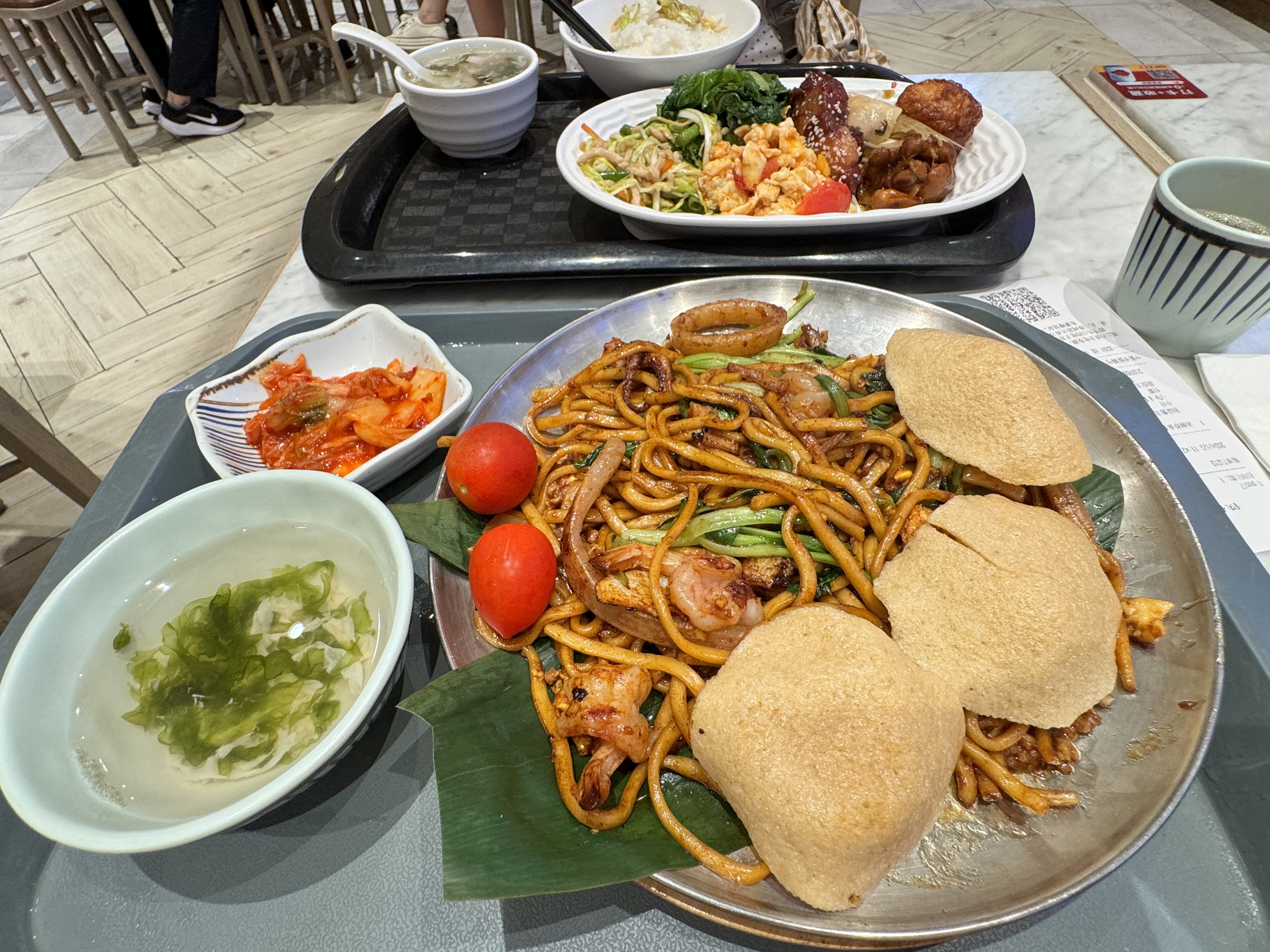 Seafood fried noodles at Food Court Shanghai Tower